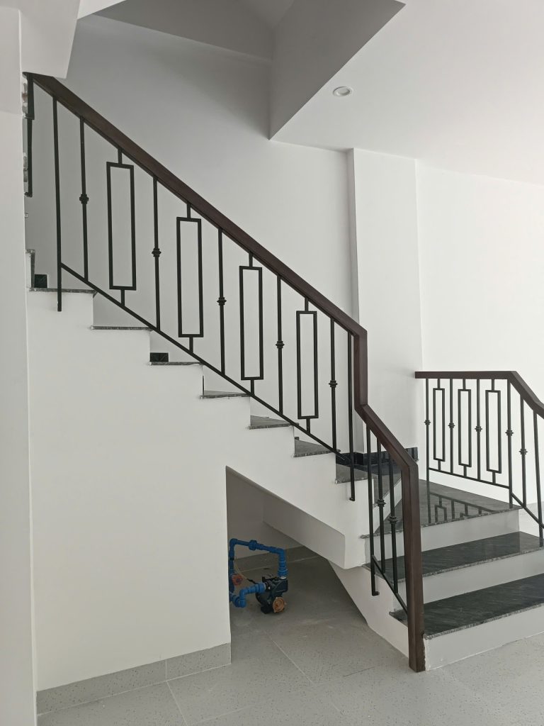 Cho thuê Nhà nguyên căn tại Meyhomes Phú Quốc Z7612938836044 60d0a468d28e37ff79118b90bc099f3b 768x1024