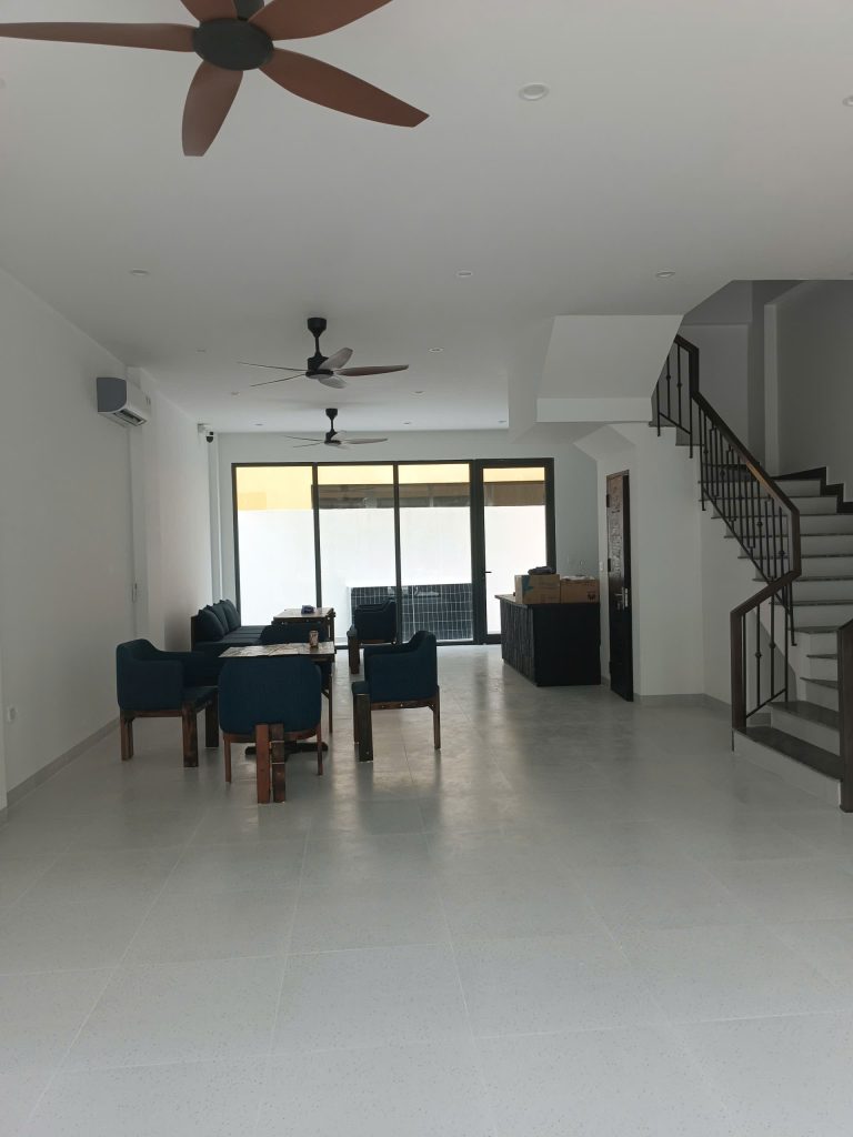 Cho thuê Nhà nguyên căn tại Meyhomes Phú Quốc Z7612938855609 E6f9fda72a737bf8e985fce188b60363 768x1024